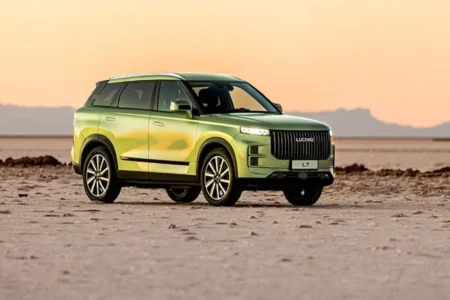 آخرین قیمت خودروهای داخلی و وارداتی امروز چهارشنبه 5 آذر 1404/ این خودروها در یک روز  50 میلیون گران‌تر شدند