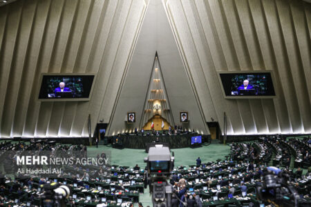 بیانیه مجلس؛ دولت سهمیه سوخت را به کارت‌های‌ بانکی منتقل کند