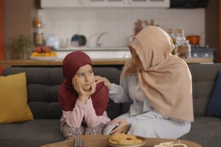 تربیت کنترل‌محور «کرامت» نمی‌آورد؛ تکیه صرف بر نصیحت، نتیجه عکس دارد