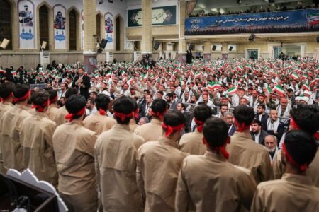 حرکت مردمی، هزینه استعمارگران را بالا برد؛ ره‌آورد نیروهای مردم