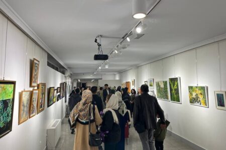 خوشا به حال گیاهان که عاشق نورند؛ هم آوازی اشعار سهراب با قلم نقاشان