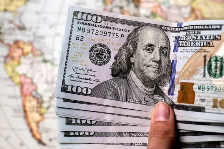 قیمت دلار امروز ساز مخالف زد (شنبه ۱۷ آبان)