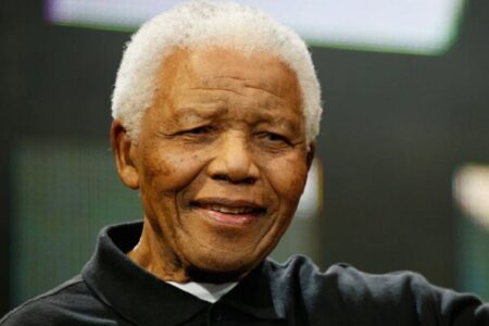 میرطاهر مظلومی زندگی «نلسون ماندلا« را کارگردانی کرد