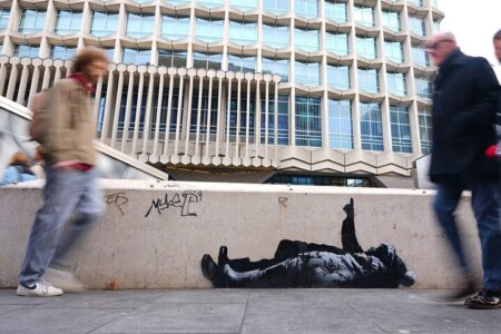 اثر انتقادی بنکسی نمادی از امید؛ جشنواره تجسمی فجر وارد مراحل جدی شد