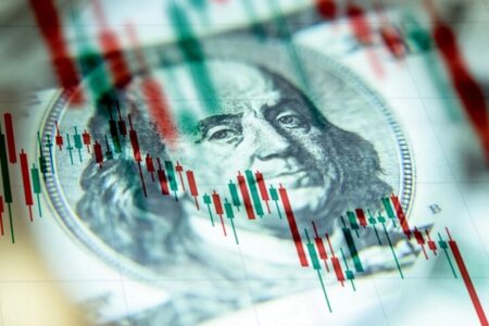اصلاح ساختارهای ارزی برای عبور از چالش‌های اقتصادی ضروری است
