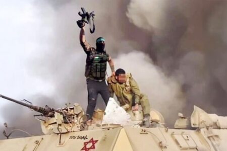 اندیشمند فلسطینی:هفتم اکتبر حاصل ۳۸ سال حرکت به‌سوی مقاومت مسلحانه است