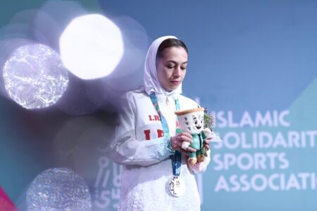 بزرگ‌ترین افتخارم این است که رهبر انقلاب زحمات من را دیده‌اند