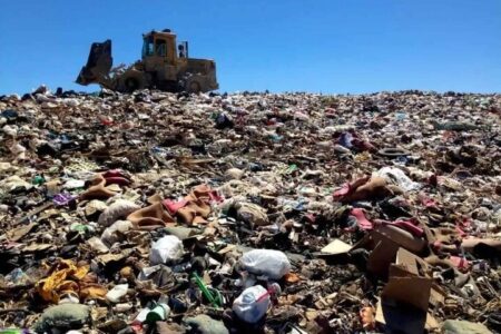توقیف ۶ دستگاه خودرو به دلیل تخلیه غیرمجاز زباله در بندرعباس
