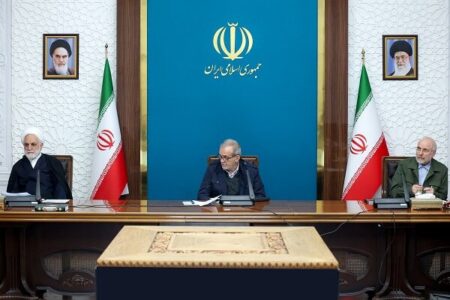 جلسه شورای‌عالی هماهنگی اقتصادی سران قوا به میزبانی پزشکیان برگزار شد