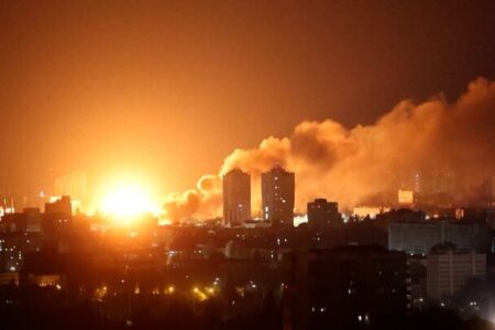 حملات گسترده روسیه علیه مواضع هوایی، زمینی و دریایی اوکراین