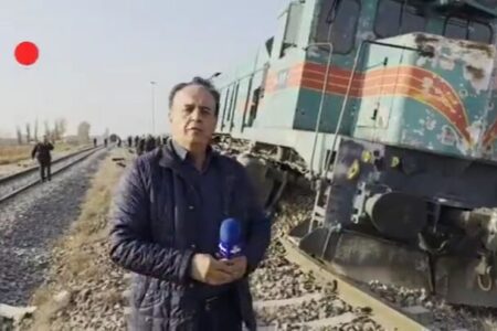 خارج شدن قطار از ریل در ایستگاه هشتگرد