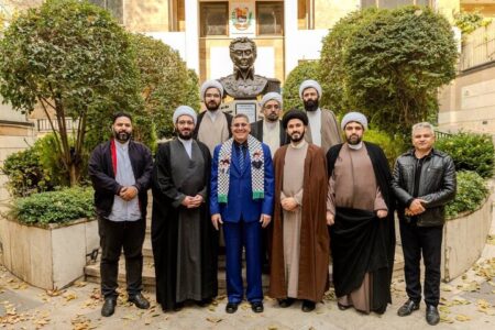 دیدار مدیران حوزه‌های علمیه تهران با سفیر ونزوئلا