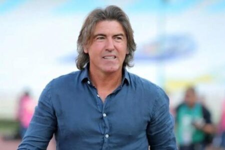 ساپینتو دو ستاره استقلال را اخراج کرد