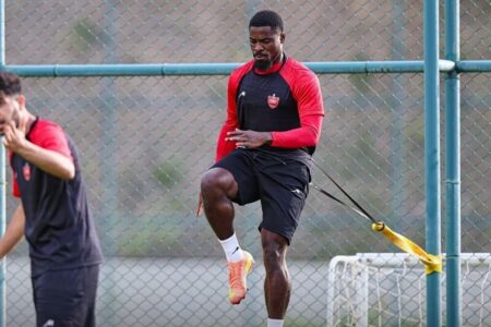 سرژ اوریه خرید جنجالی پرسپولیس از این تیم جدا می شود؟