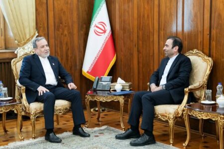 سفیر جدید ایران در ارمنستان با وزیر امور خارجه دیدار کرد