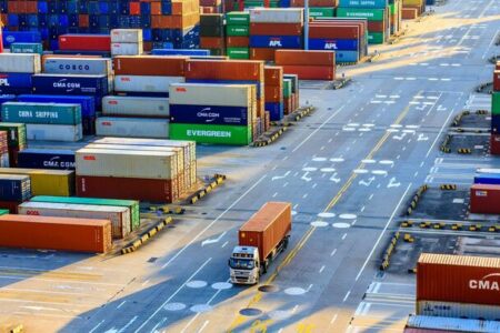 صادرات یک میلیارد دلار محصول به ۹۲ کشور جهان از طریق گمرکات اراک، ساوه و زرندیه