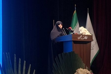 علاسوند: زنان باید با حفظ هویت زنانه در اجتماع نقش‌آفرین باشند