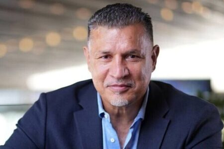 علی دایی و همسرش در تور کویر شهداد + عکس