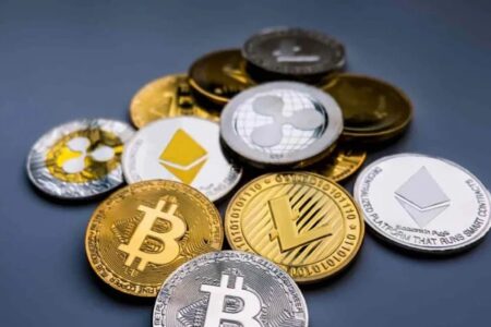 قیمت ارز‌های دیجیتال امروز شنبه ۱۵ آذر ۱۴۰۴ / بیت کوین و اتریوم نوسان جزئی تجربه کردند