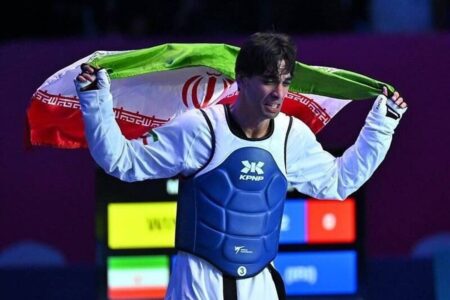 مدال طلای مسابقات تکواندو زیر ۲۱ جهان بر گردن ابوالفضل زندی