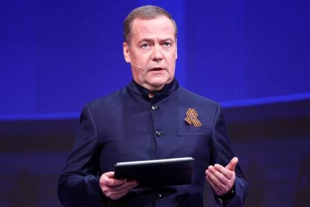 هجمه شدید مدودف به اجلاس سران اتحادیه اروپا درباره دارایی های روسیه