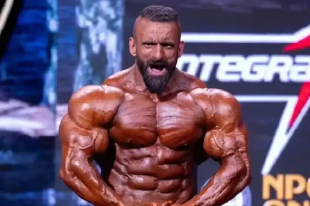 واکنش جالب هادی چوپان به اعتراضات اخیر+ عکس