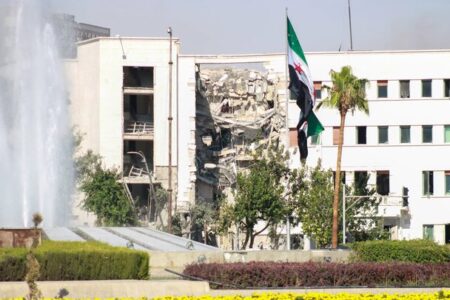 واکنش رژیم جولانی به بمباران ده‌ها نقطه در سوریه توسط آمریکا