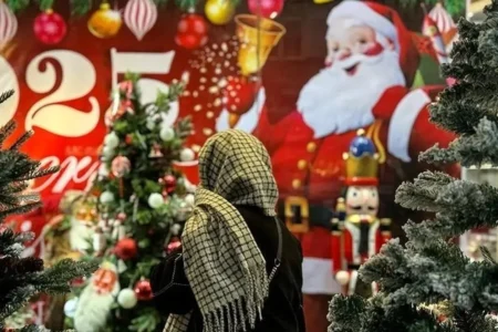 ویترین‌های کریسمسی خیابان میرزای شیرازی ناپدید شد+ عکس