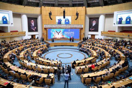 پزشکیان: دشمن بداند نمی‌تواند یک ملت مصمم را تسلیم خواسته‌های خود کند