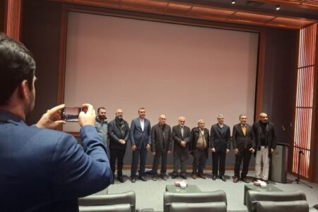 پیشنهاد تماشای یک مستند به وزیر امور خارجه