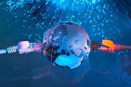 اختلال در فیبر نوری غرب مازندران در پی یک آتش‌سوزی مهیب