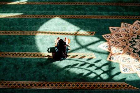 ام داوود کیست؟/ روش انجام اعمال+ متن عربی و فارسی دعا