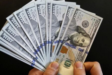 انتقال ارز پتروشیمی‌ها به تالار دوم؛ لزوم حمایت از صنایع پایین دستی