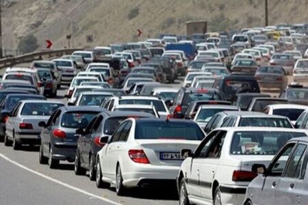 انسداد ۵ محور در کشور| ترافیک آزادراه‌های قزوین -کرج و ساوه سنگین شد