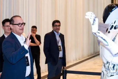 توسعه نمونه اولیه روبات انسان نما برای صنعت خودروسازی