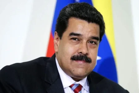 حرکت عجیب مادورو در مسیر دادگاه سوژه شد+ عکس