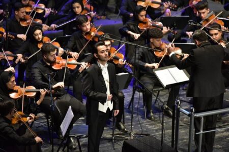 رضا فکری در نقش «سهراب» اپرای «خِرَد» را در شیراز روی صحنه می‌برد