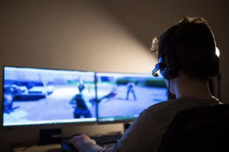 شبکه‌های اجتماعی برای نوجوانان فرانسوی ممنوع می شود