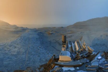 کاوشگر کنجکاوی کارت پستالی از مریخ فرستاد