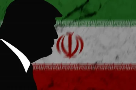 یک دیپلمات بازنشسته کشور تحلیل کرد/4 نشانه‌ای که احتمال حمله آمریکا به ایران را تقویت می‌کند