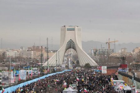 آسوشیتدپرس: ایرانی‌ها با وجود فشار آمریکا جشن انقلاب را برگزار کردند