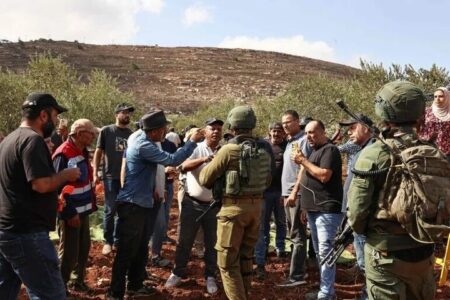 افزایش خشونت شهرک‌نشینان در کرانه باختری؛ ۴۲ خانواده آواره شدند