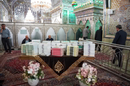 اهدای ۷۰۰ جلد قرآن کریم از طرف حرم شاهچراغ به مساجد آسیب دیده فارس