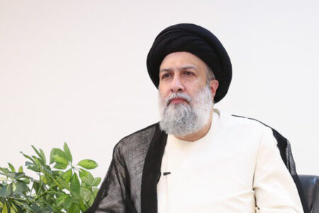 اکثریت دعانویسان بی صلاحیت هستند/دعا را مانند چراغ جادویی دیدن غلط است