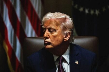 باخت قمارباز کاخ سفید؛ بنای سست روایت‌های دروغین روی امواج دریا