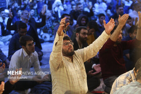 برگزاری مراسم مناجات‌خوانی با نوای سیدرضا نریمانی