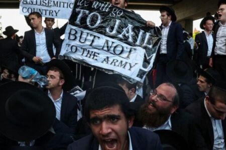 تشدید درگیری‌ها در بنی‌براک؛ زخمی شدن نظامیان صهیونیست درحمله حریدی‌ها