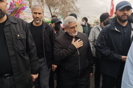 حضور سردار قاآنی در راهپیمایی ۲۲ بهمن