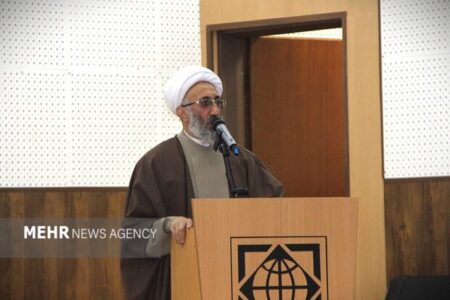 دانشگاه در خط مقدم دفاع از انقلاب ایستاده است