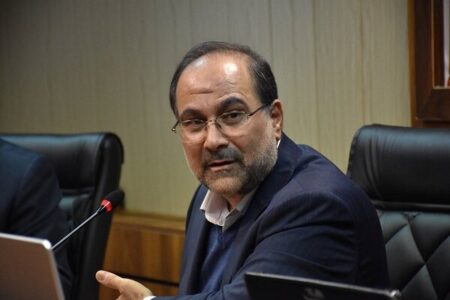 در نظریه پردازی علوم انسانی در درجات پایین قرار داریم